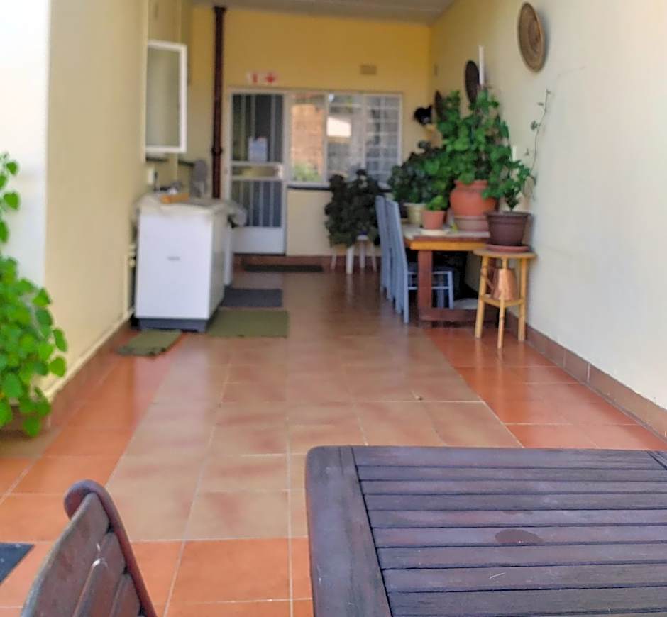 Kwa-Dlamathe Guesthouse