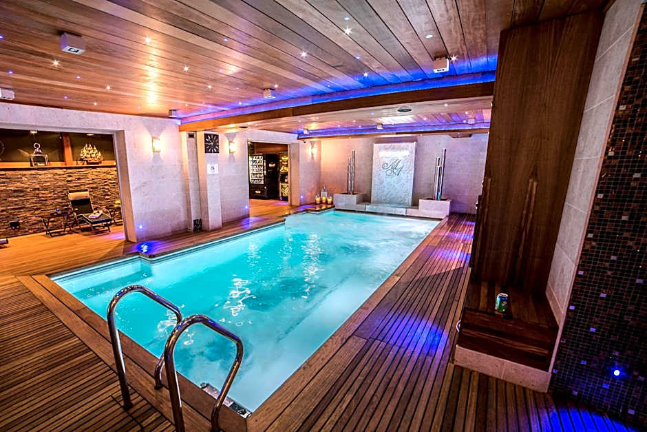 Mała Anglia Deluxe Rooms & SPA