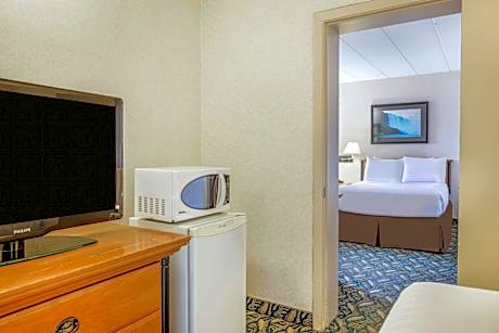 3 Double Beds Non-Smoking