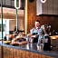 Joinery Hotel Pittsburgh, Curio Collection by Hilton
