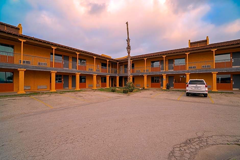 OYO Hotel Kingsville - Hwy 77