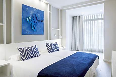 Double or Twin Room with Pool View