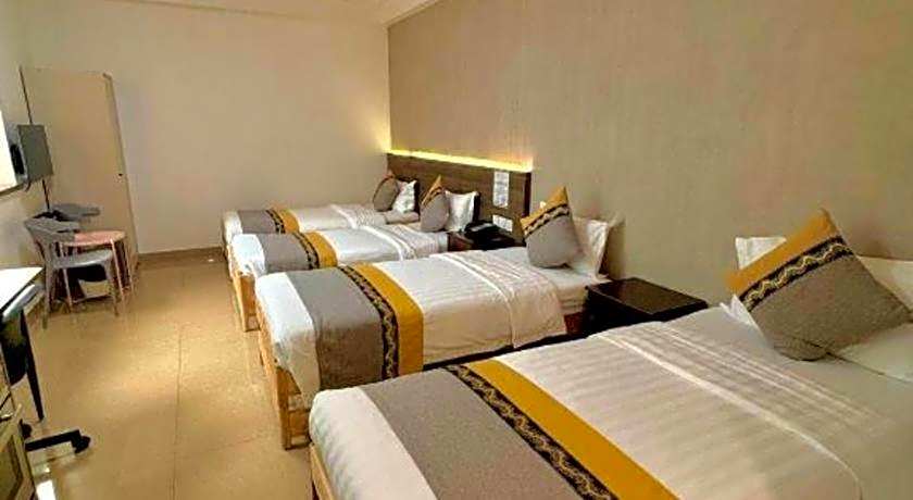 Grand Harbour Hotel