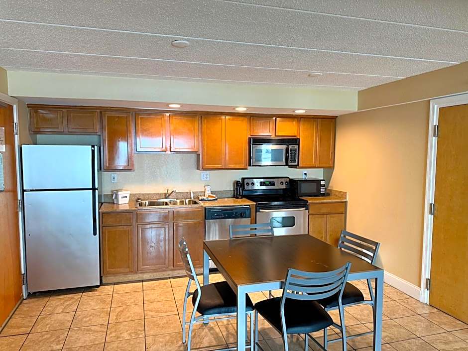 Travelodge by Wyndham Suites Virginia Beach Oceanfront