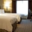Holiday Inn Express Hotel And Suites Williston