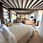 Piccadilly Penthouse with Jacuzzi