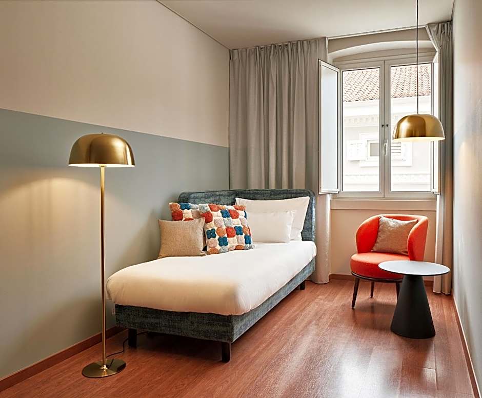 URBANAUTS STUDIOS Minelli