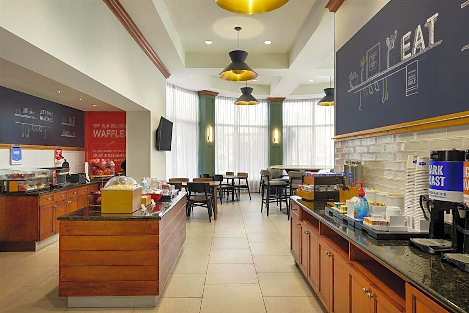 Hampton Inn By Hilton & Suites Greenville-Downtown-Riverplace