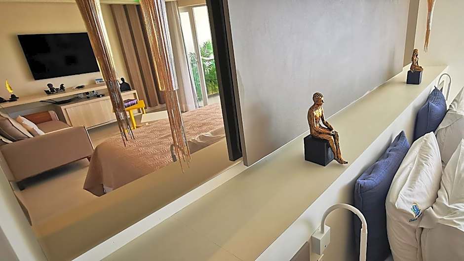 Seaflats Iate Plaza Hotel