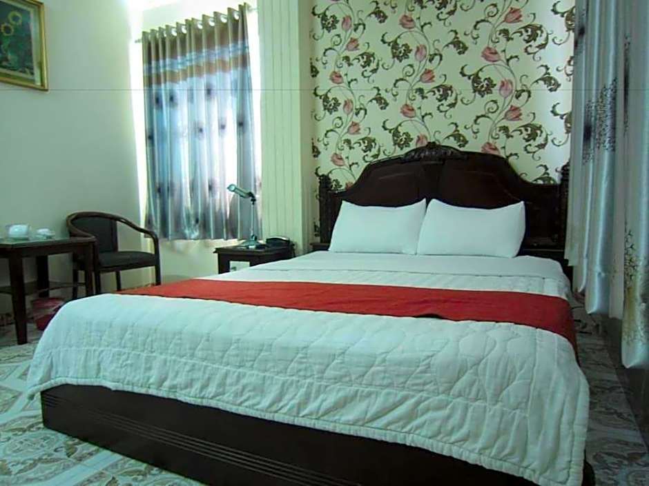 Tan Hoang Long Hotel Nguyen Van Cu