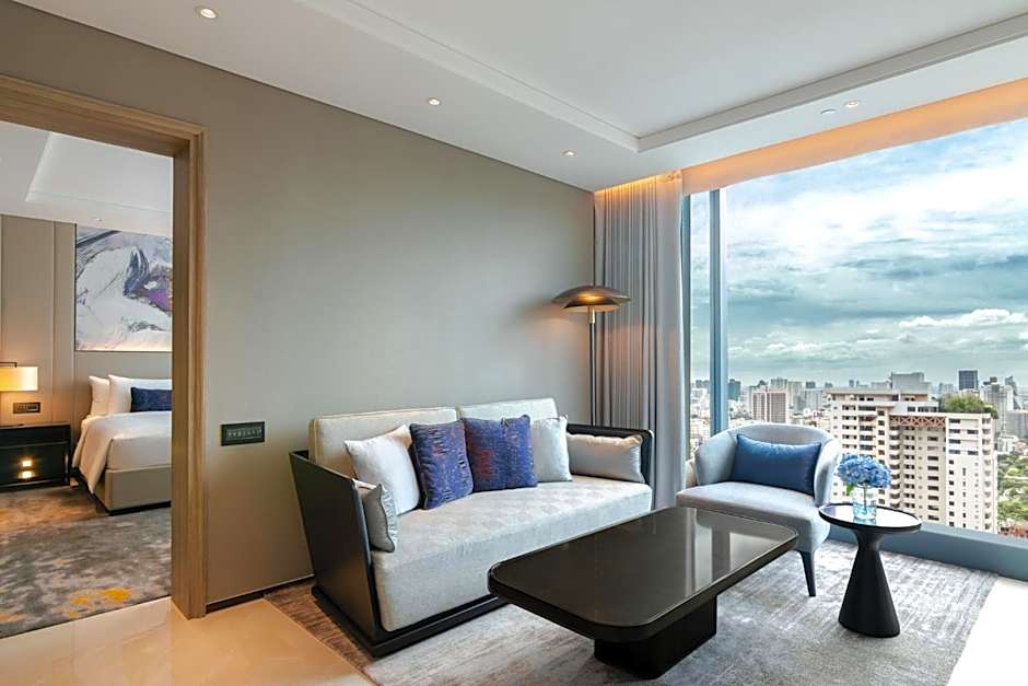 Photo 1 of 5 of Executive Suite