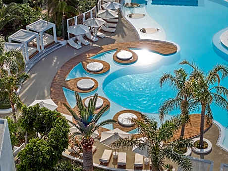 Caramel Grecotel Boutique Resort