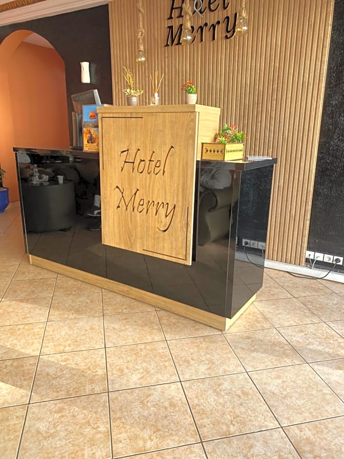 Hotel Merry