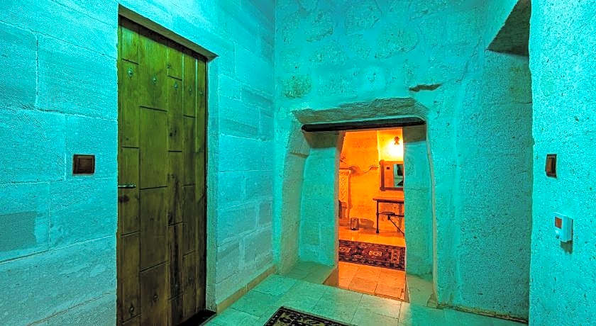 Ares Cave Suites