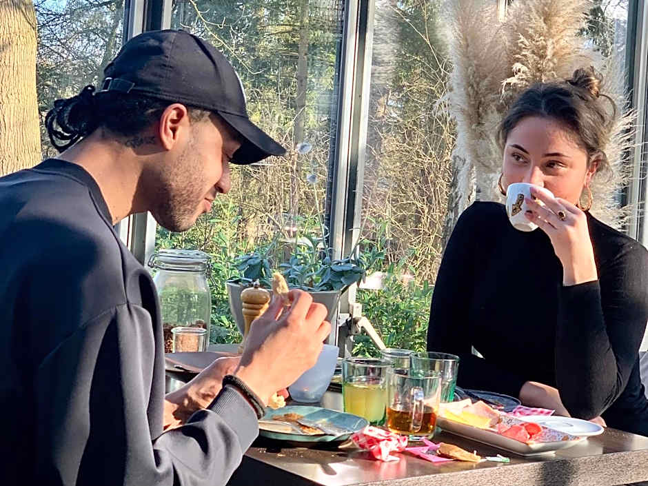 Hotel Au Nom De Dieu