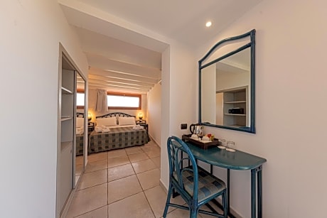 Deluxe Double or Twin Room with Sea View