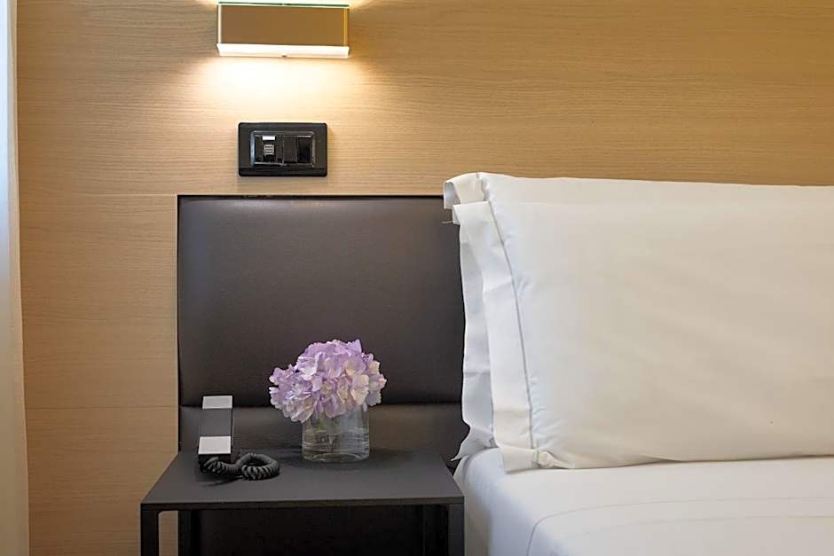 Globus Urban Hotel