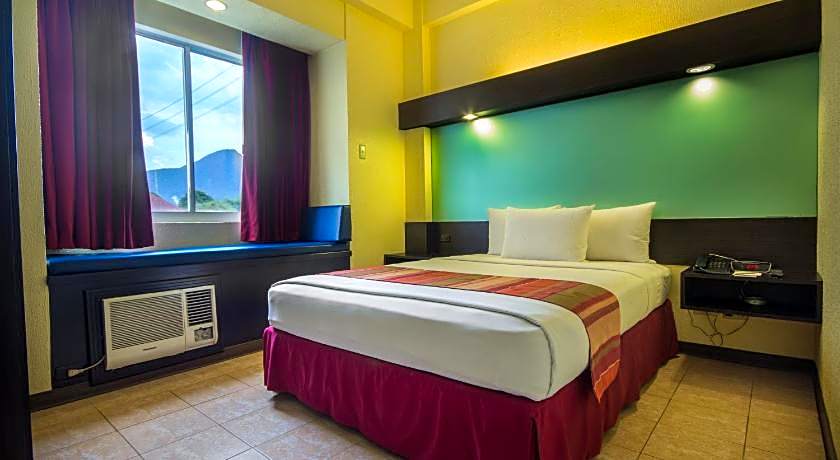 Microtel by Wyndham Batangas