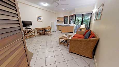 Deluxe One Bedroom Apartment - Lower Ground Floor