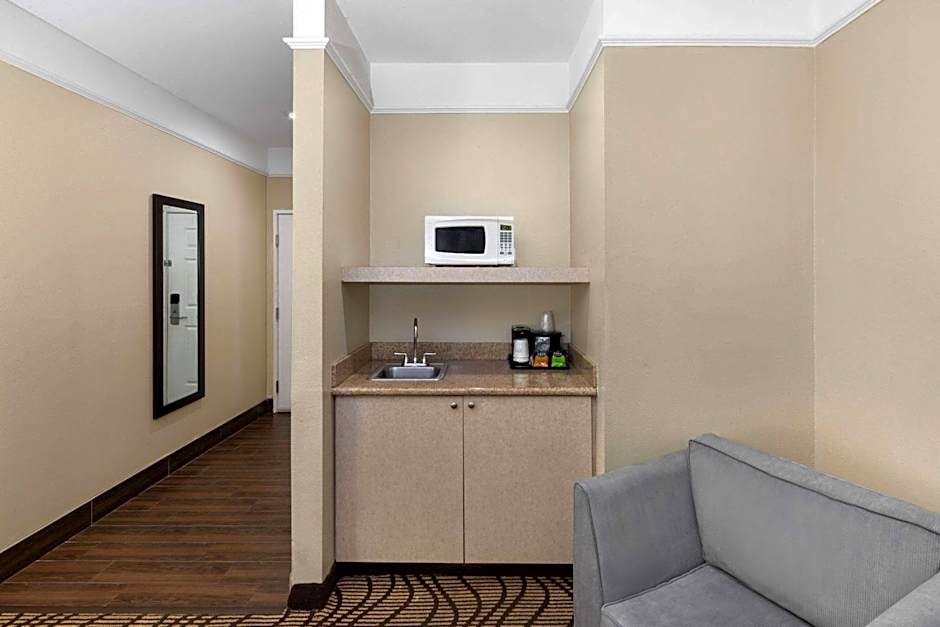 La Quinta Inn & Suites by Wyndham Houma