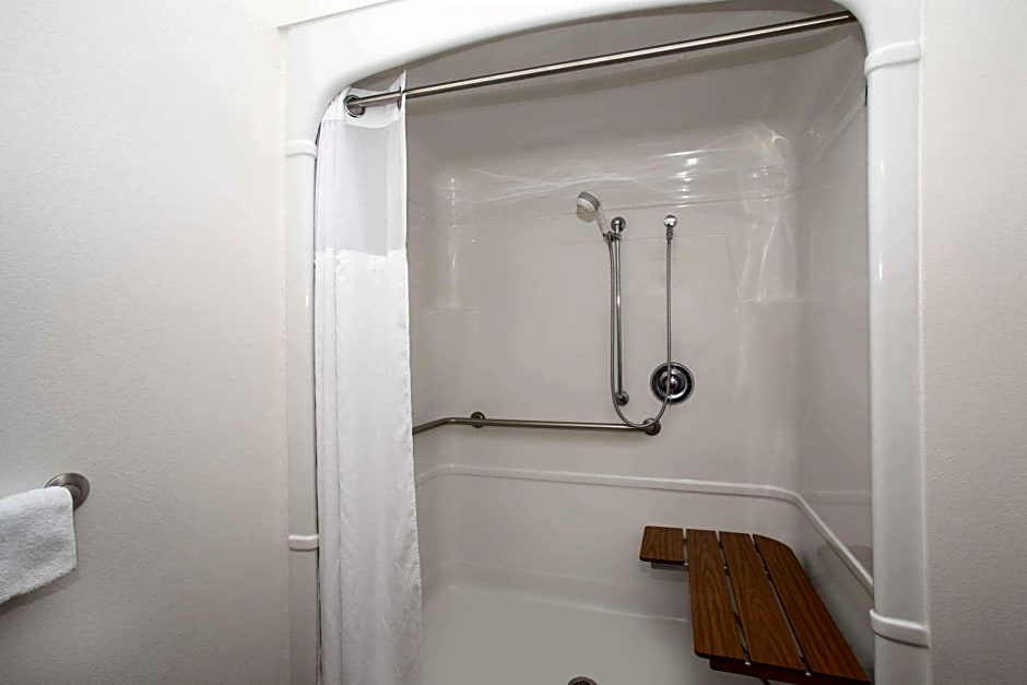 Baymont Inn & Suites Sheridan