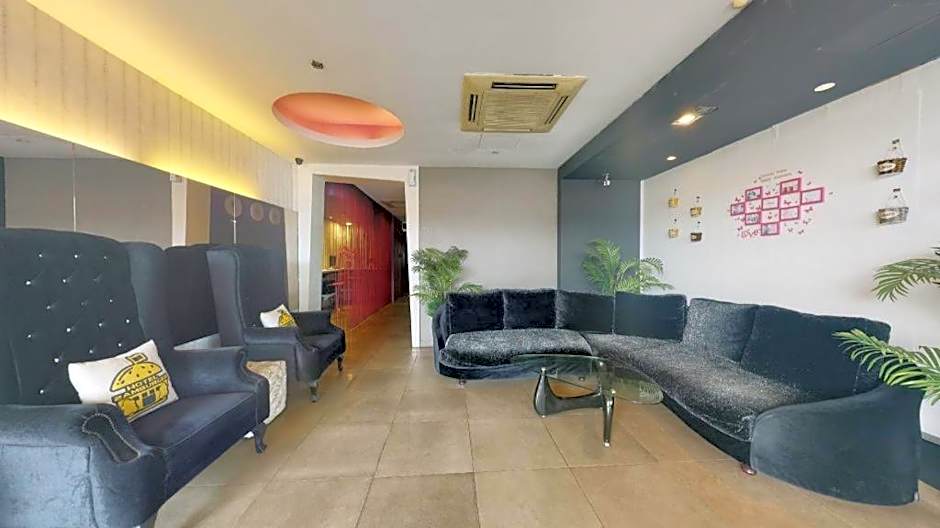 Hotel Zamburger Bliss