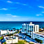 Walkabout 5 Retro Hotel on the beach with live music and a bar