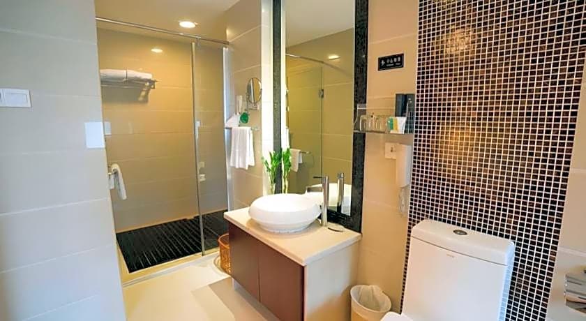 Yijian Holiday Hotel