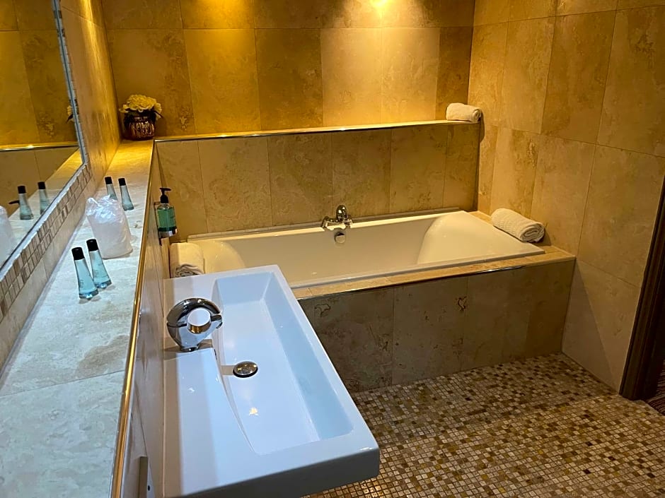 The George - Sure Hotel Collection by Best Western