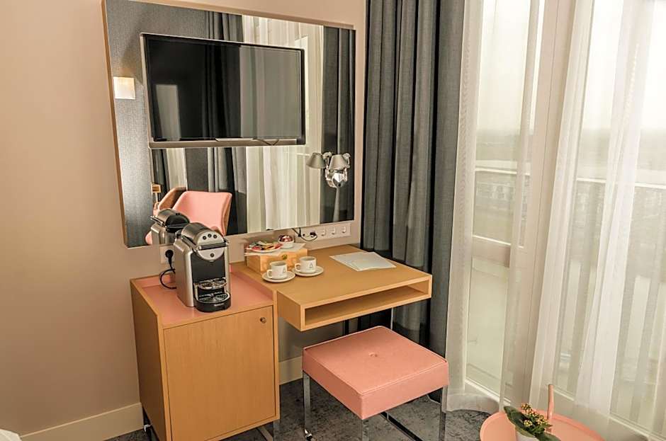 Amadi Panorama Hotel