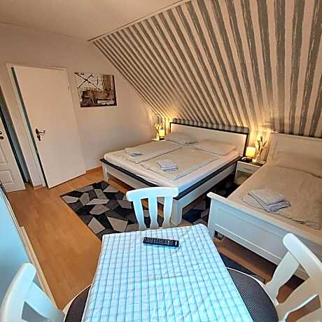 Triple Room with Doublebed