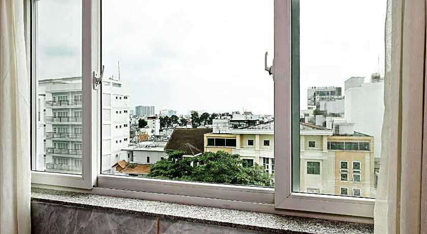 Duc Minh Saigon Airport Hotel