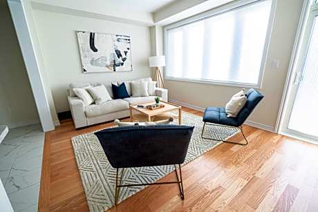 BRAND NEW home minutes from Niagara Falls.