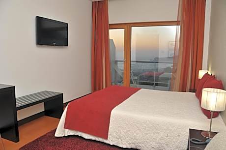 Double/Twin Room with Sea View