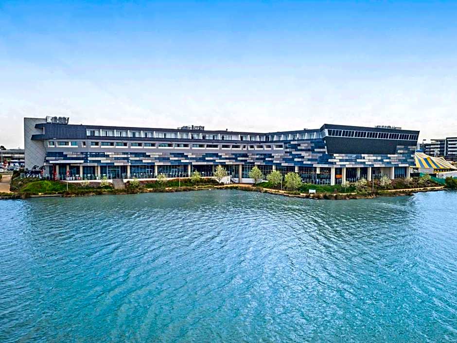 Mercure Melbourne Caroline Springs