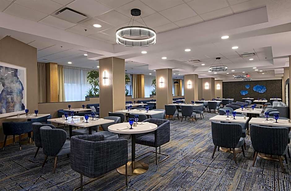 DoubleTree by Hilton West Edmonton