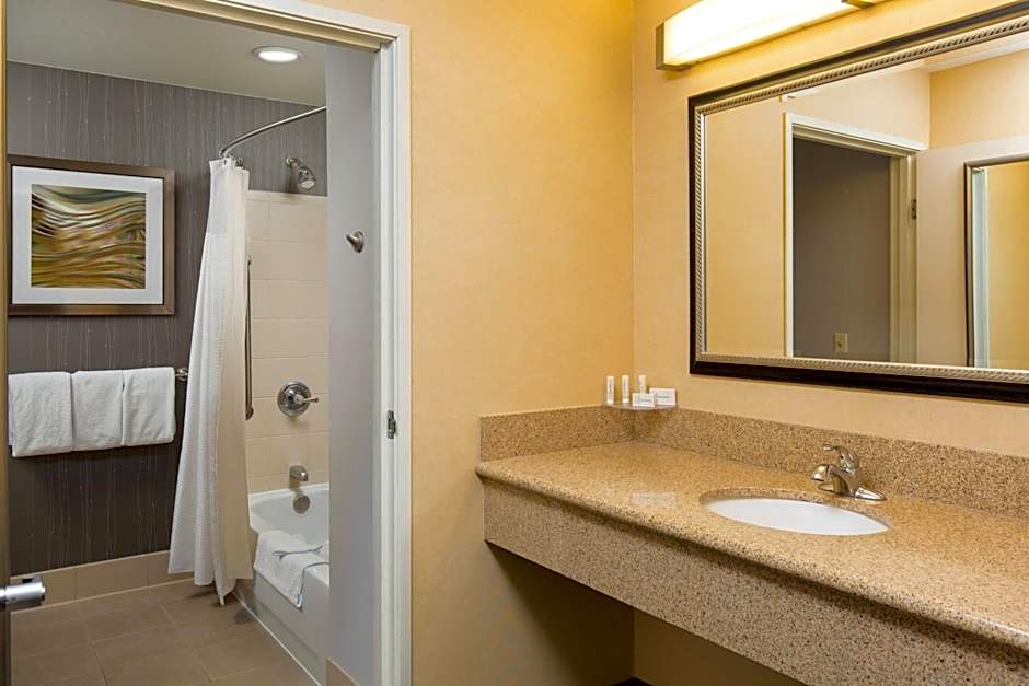 Courtyard by Marriott Ontario Rancho Cucamonga