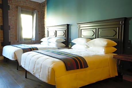 Junior Suite with Two Queens bed
