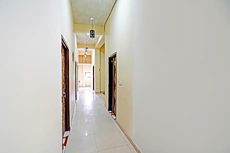 Hotel O BHIMPURI MEMORIAL HOLY STAY