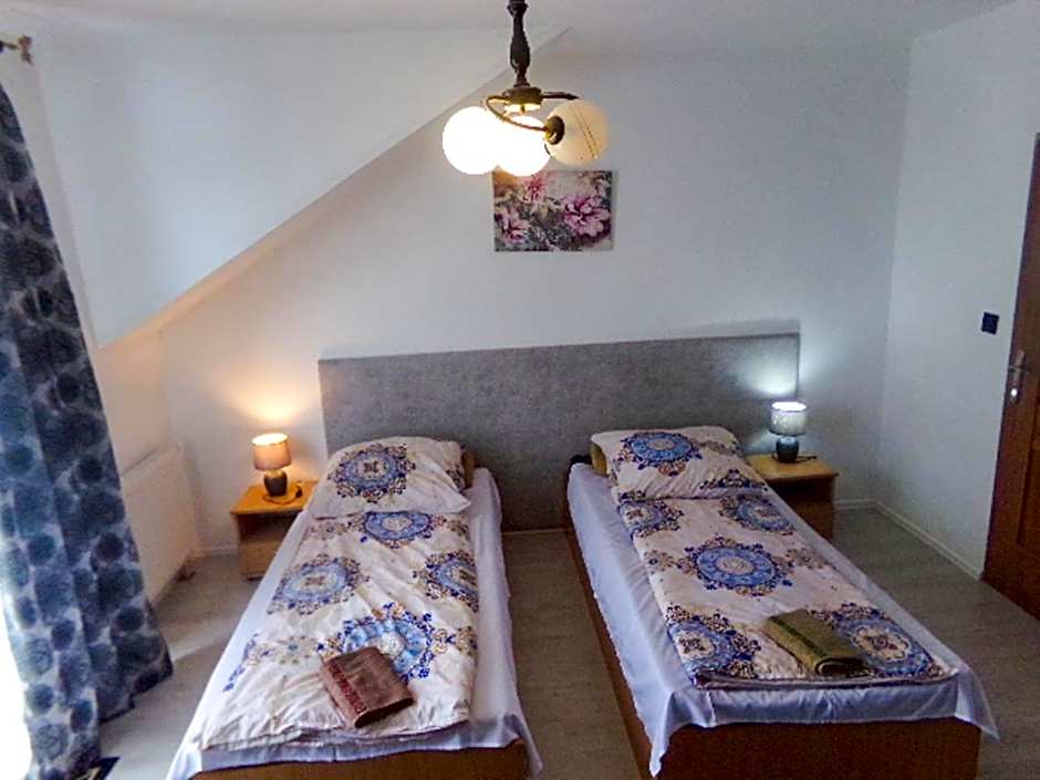 Motelik White House - pokoje gościnne