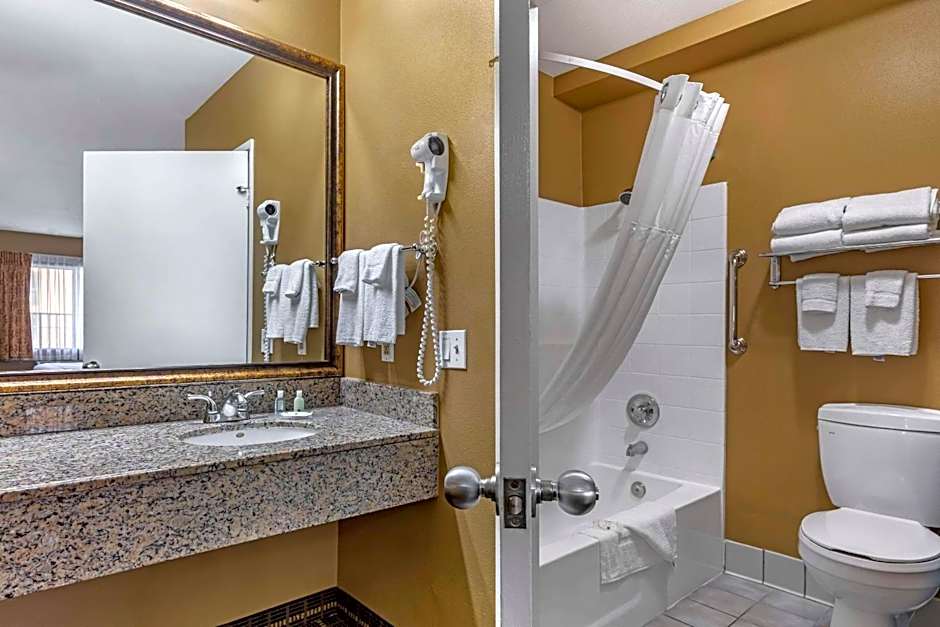 Quality Inn & Suites Westminster - Seal Beach Westminster