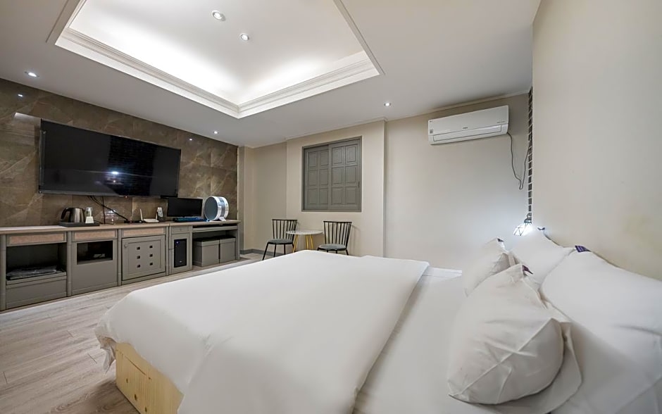 Hwaseong Wolmun Lavender Onchen Hotel