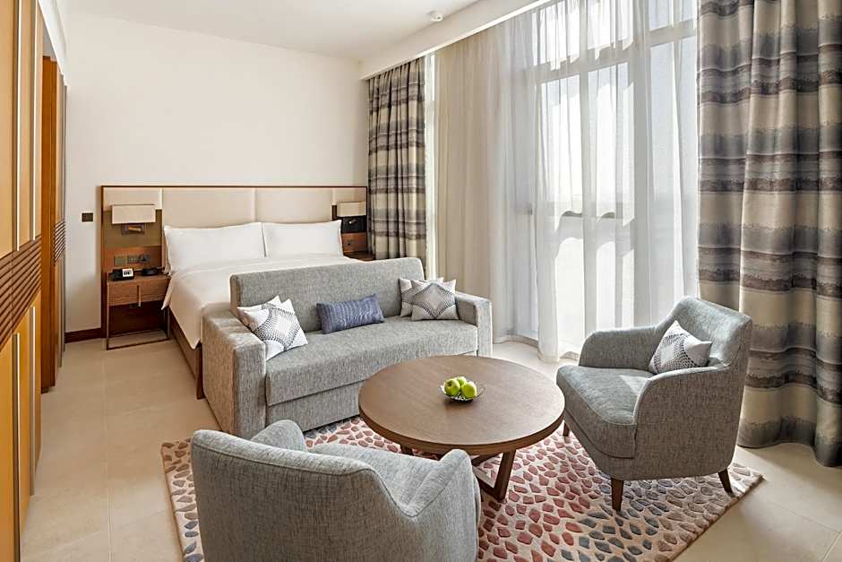 Staybridge Suites Dubai Al-Maktoum Airport By IHG