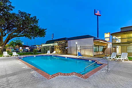 Studio 6-Denton, TX - UNT