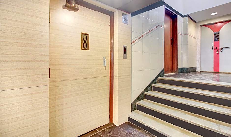 Treebo Cruz Royale Santacruz West