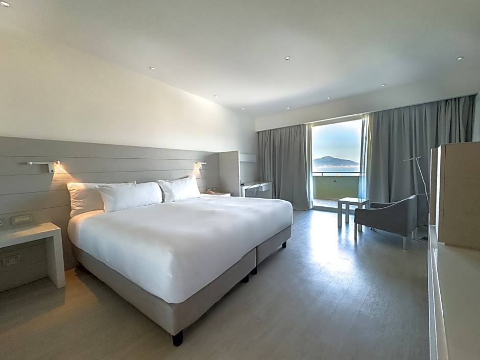 Photo 1 of 3 of Executive 1 Double Bed or 2 Beds