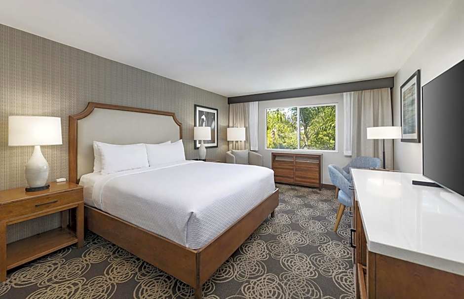 Redondo Beach Hotel, Tapestry Collection by Hilton