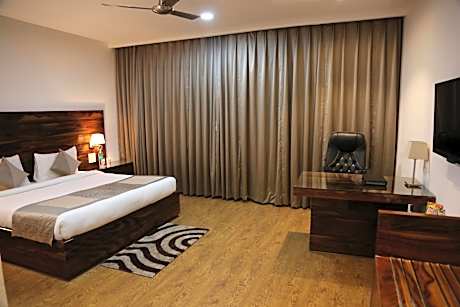 Large Double Room