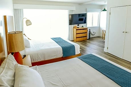 Queen Room with Two Queen Beds - Beach Front