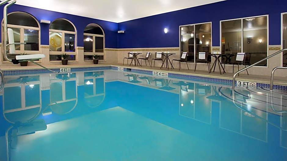 Holiday Inn Express and Suites Allentown West By IHG